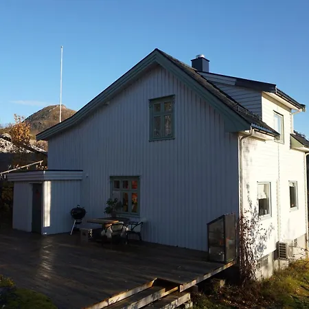 Koselig Hus Ved Kabelvagmarken