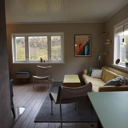 Koselig Hus Ved Kabelvagmarken